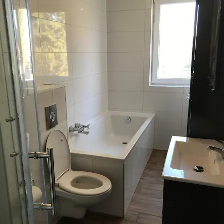 Biker's Base Apartment *