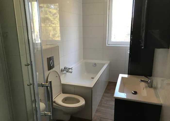 Monteursunterkunft Biker's Base 公寓 *